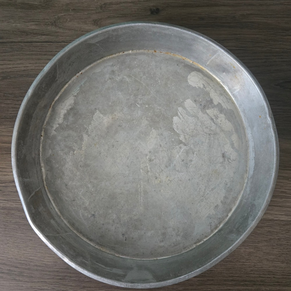 Mirro vintage 9 Inch Round Aluminum Cake Pan‎ Baking Kitchenware
